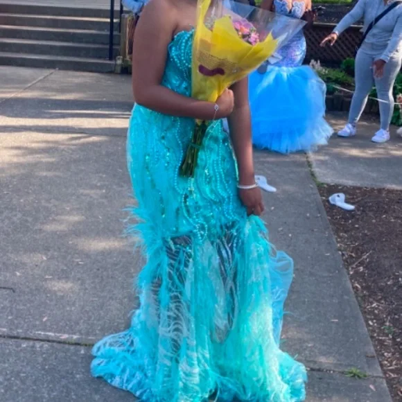 Prom Dress - Picture 2 of 5